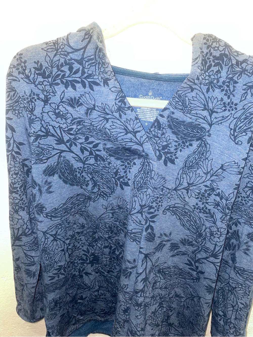 Ladies cuddl duds Blue Floral Hoodie Sweater